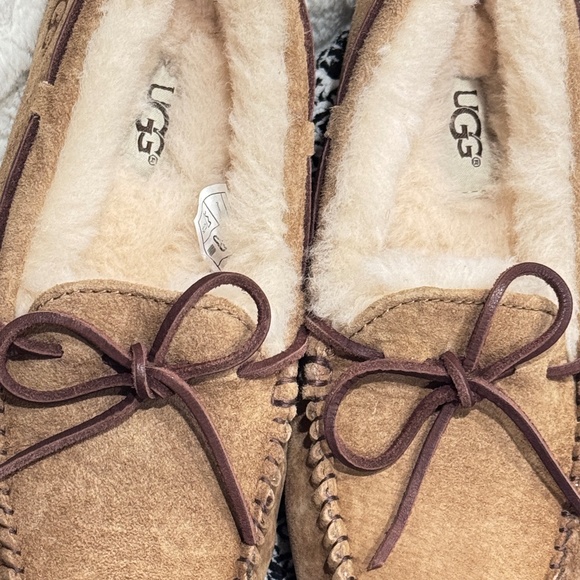 New UGG Women's Dakota Slippers Chestnut Brown Hard Sole Size 5 - Picture 2 of 7